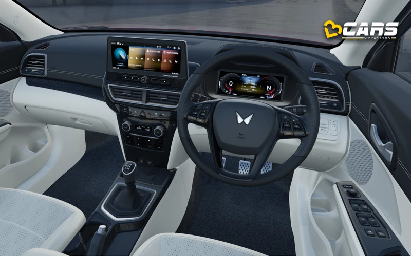 238836xuv 3xo ax7l interior