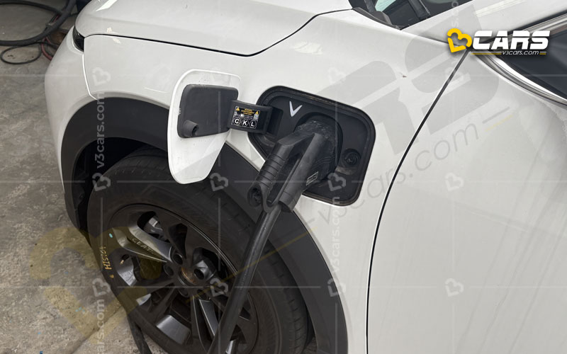 VinFast VF6 Charging