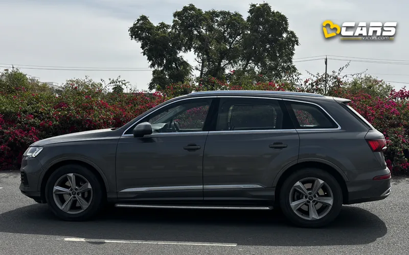 40938406 q7 side exterior