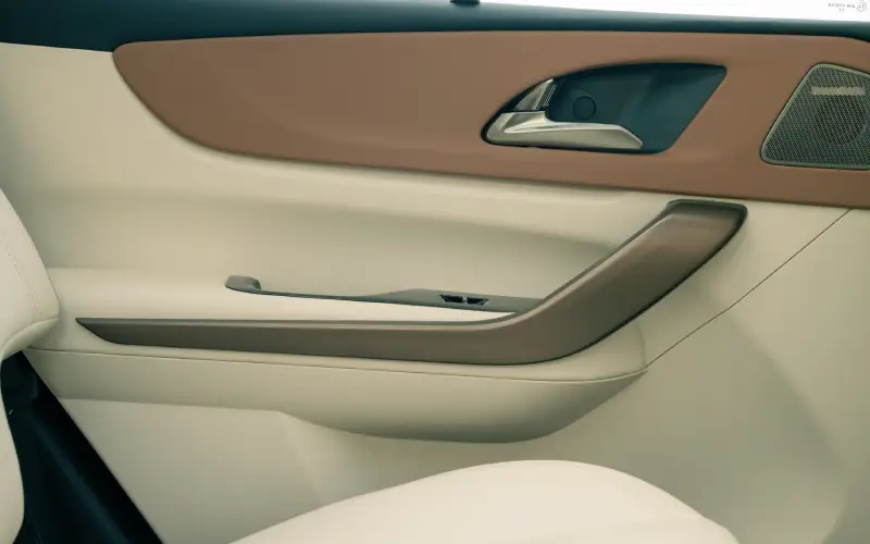 XUV 7XO-Interior-26
