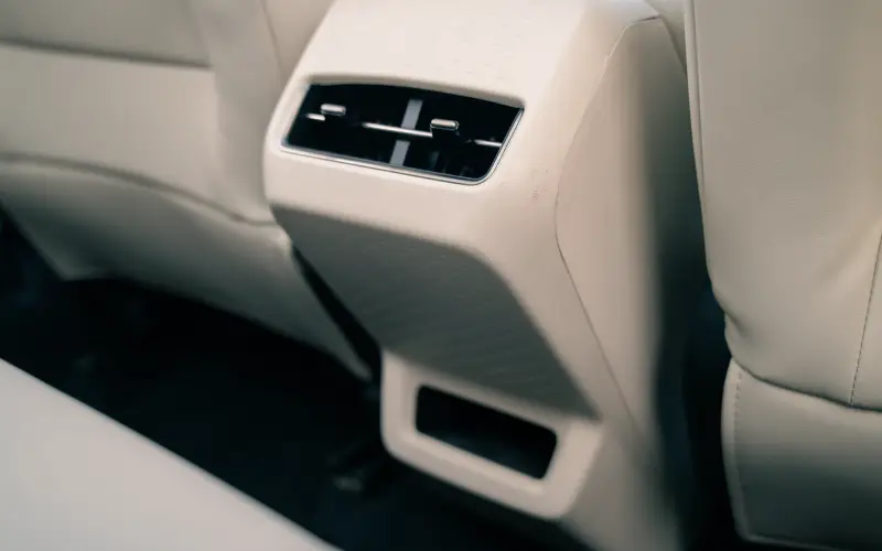 XUV 7XO-Interior-25
