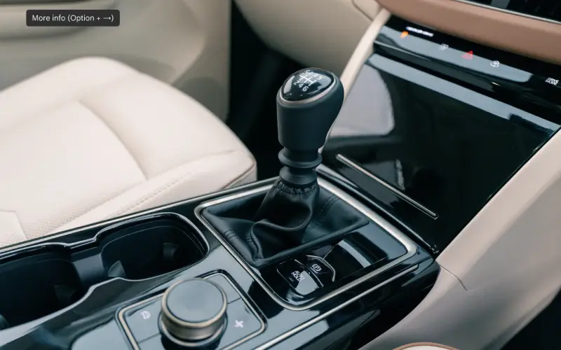 XUV 7XO-Interior-57