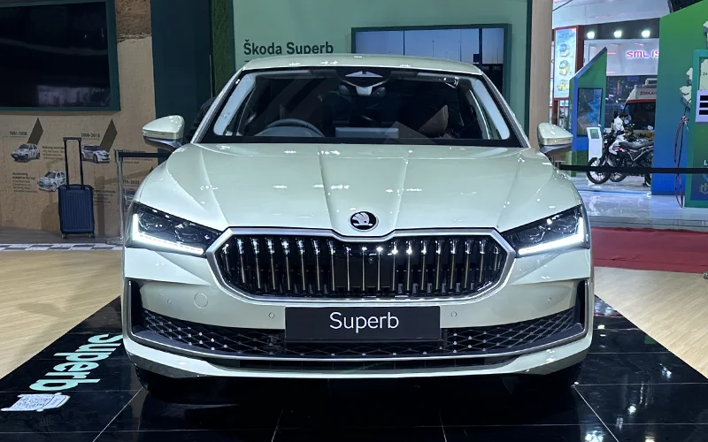 Skoda New Superb Exterior Image