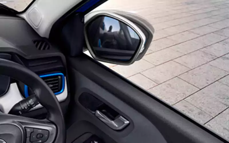 Punch-Interior-86