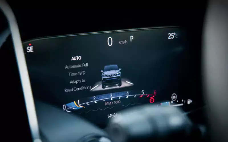 Compass-Interior-85