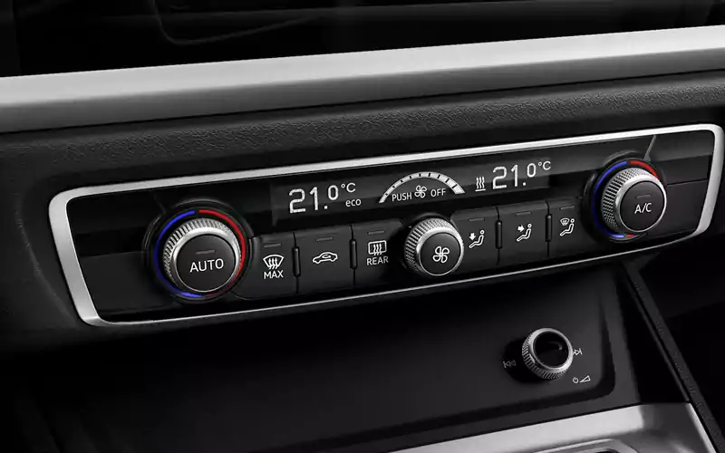 Q3 Facelift-Interior-28