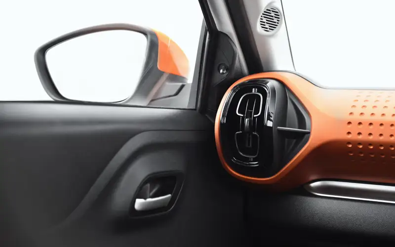 C3-Interior-78