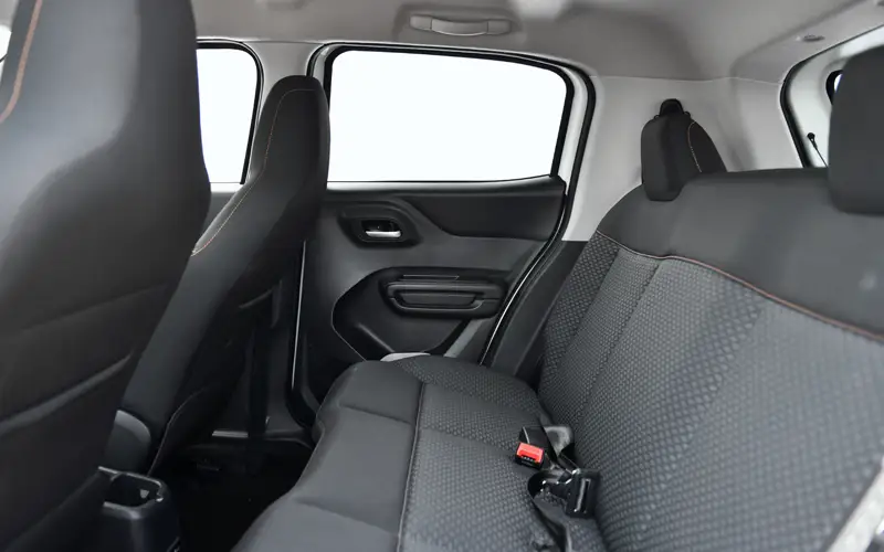 C3-Interior-42