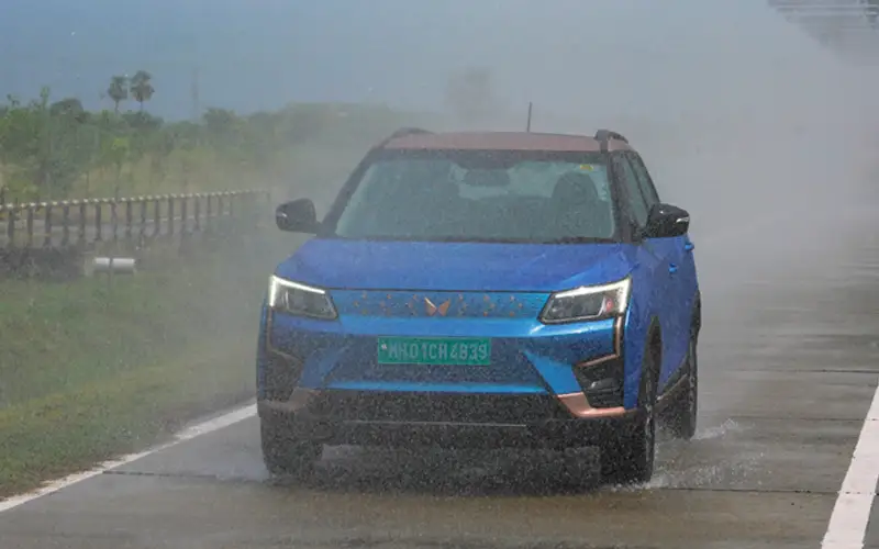 XUV400 EV-Exterior-26