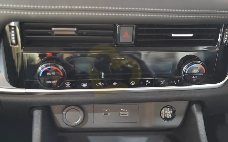 X-Trail-Interior-96