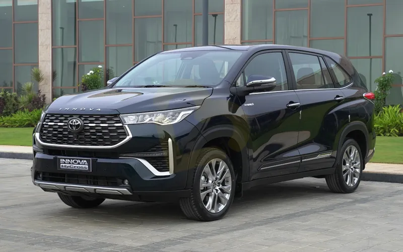 Innova Hycross-Exterior-89