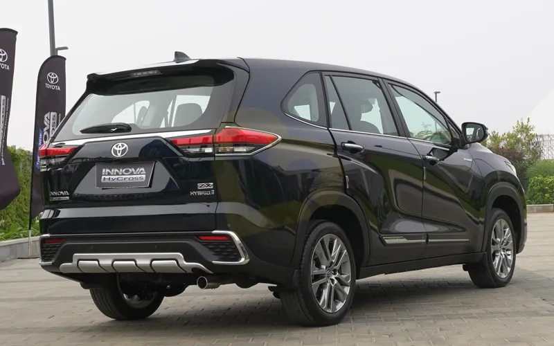 Innova Hycross-Exterior-14