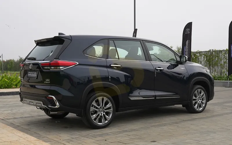 Innova Hycross-Exterior-58