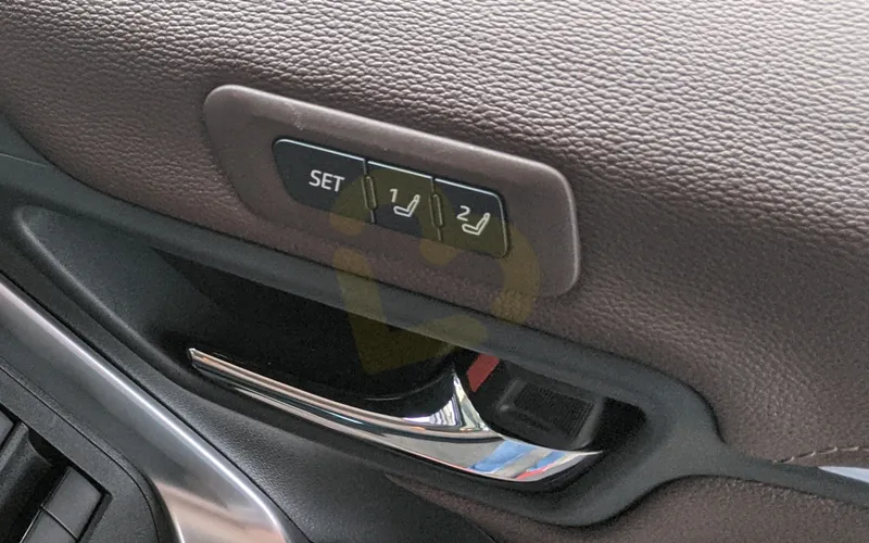 Innova Hycross-Interior-85