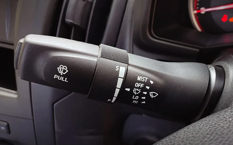 D-MAX-Interior-13