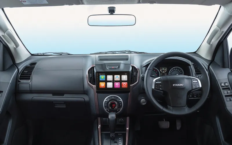 V-Cross-Interior-34