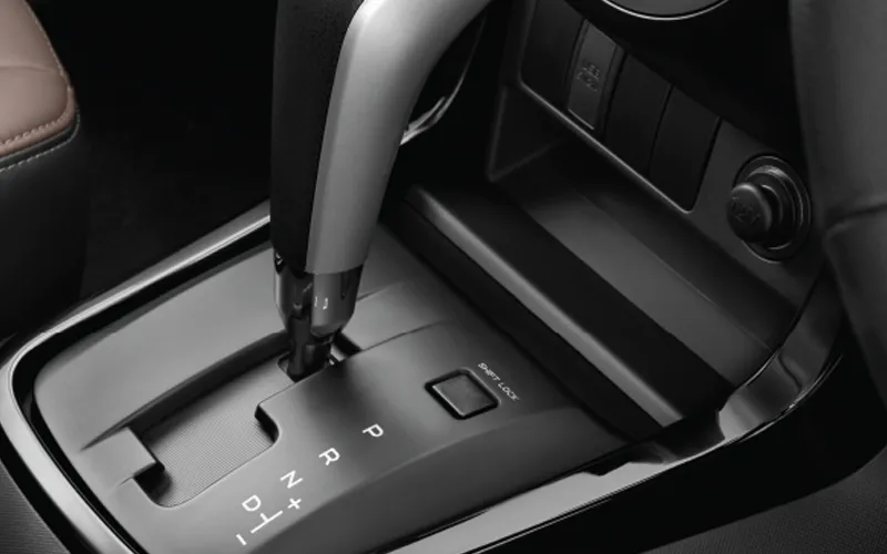 V-Cross-Interior-86