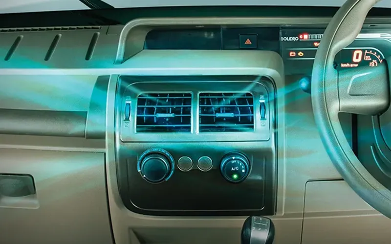 Bolero Pick Up-Interior-11