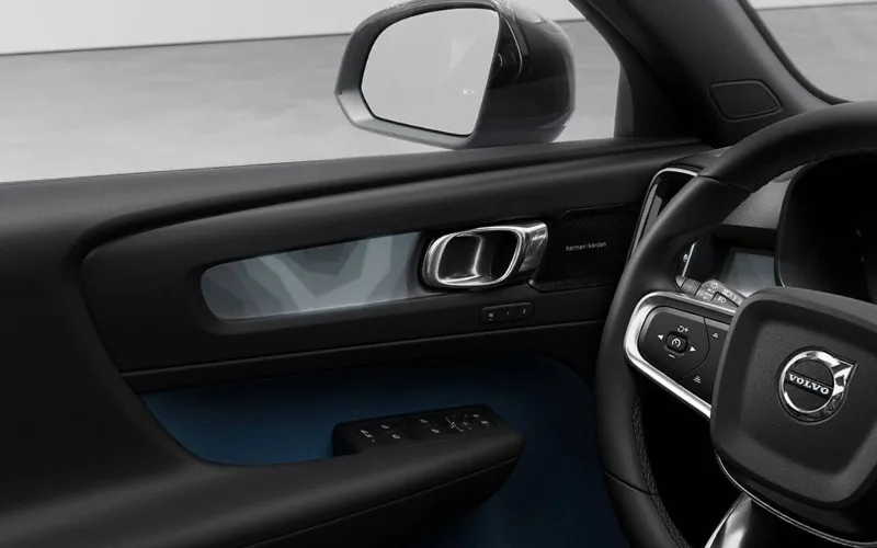 C40 Recharge-Interior-28