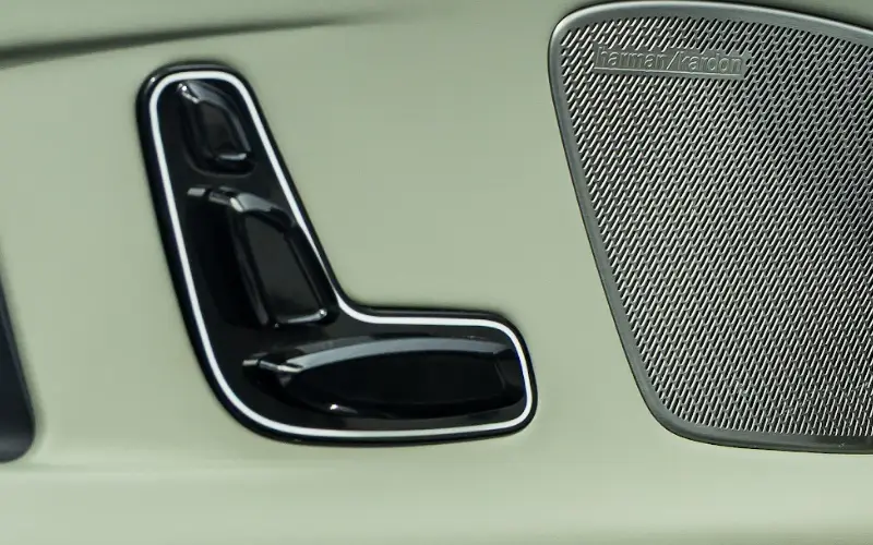 XEV 9S-Interior-76