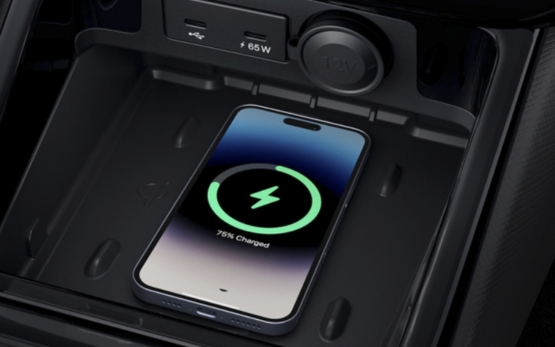 Punch-Interior-19