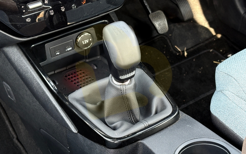 Punch-Interior-74