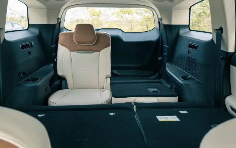 XUV 7XO-Interior-24