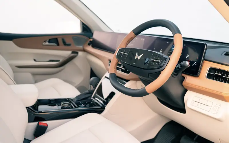 XUV 7XO-Interior-13