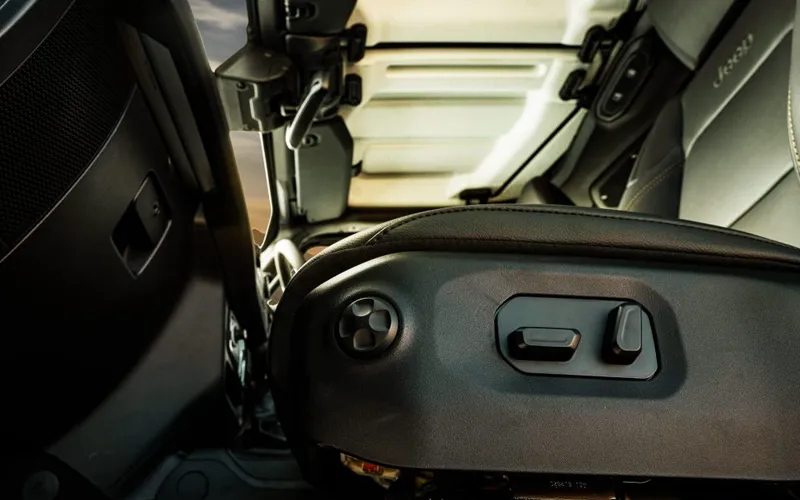 Wrangler-Interior-61