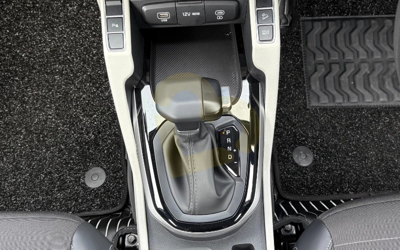 Carens Clavis-Interior-92