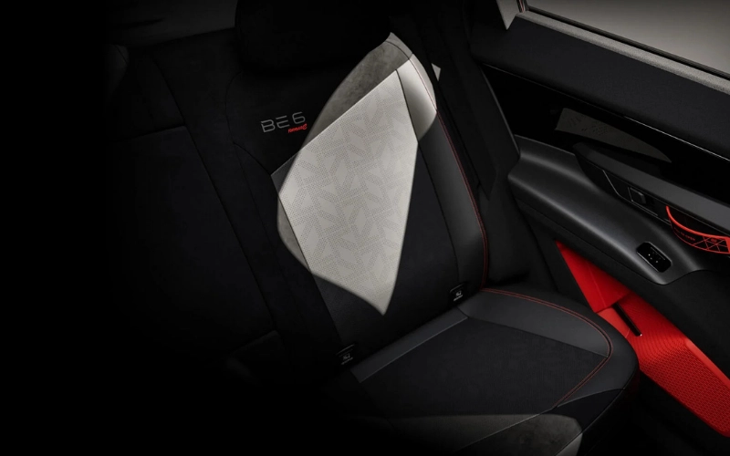 BE 6 Sporteq-Interior-98